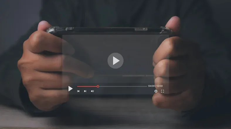 téléphone tenu à l’horizontale affichant un lecteur vidéo