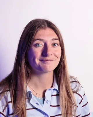 Clémence Dumas-Crouzillac, Directrice de clientèle